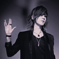 SUGIZO