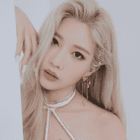 Kim Lip (LOONA)