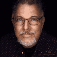 Jonathan Frakes