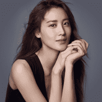 Claudia Kim