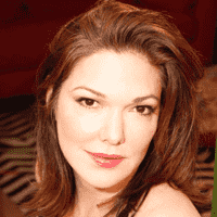 Laura Harring