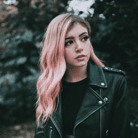 Chrissy Costanza