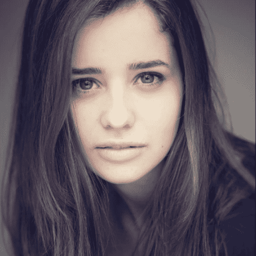 Holly Earl