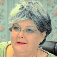 Liz (Elders React)