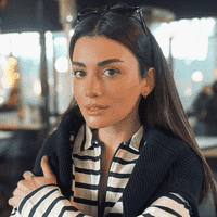 Özge Yağız